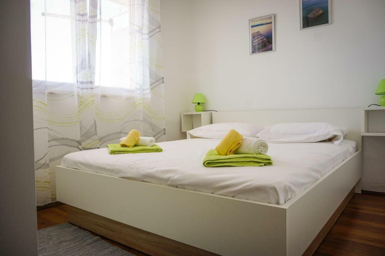 Greetings To The Sun Apartment *